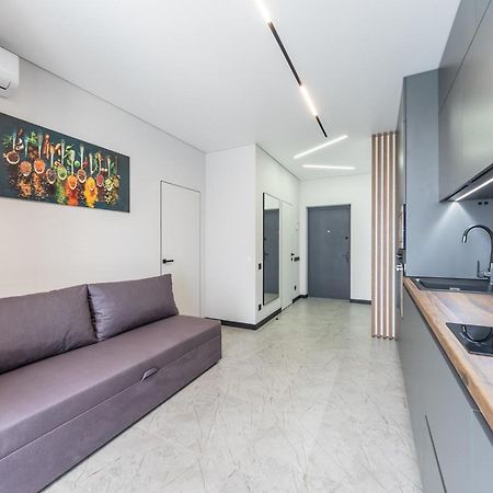 Апартаменти Метро Вирлиця Kiev Extérieur photo