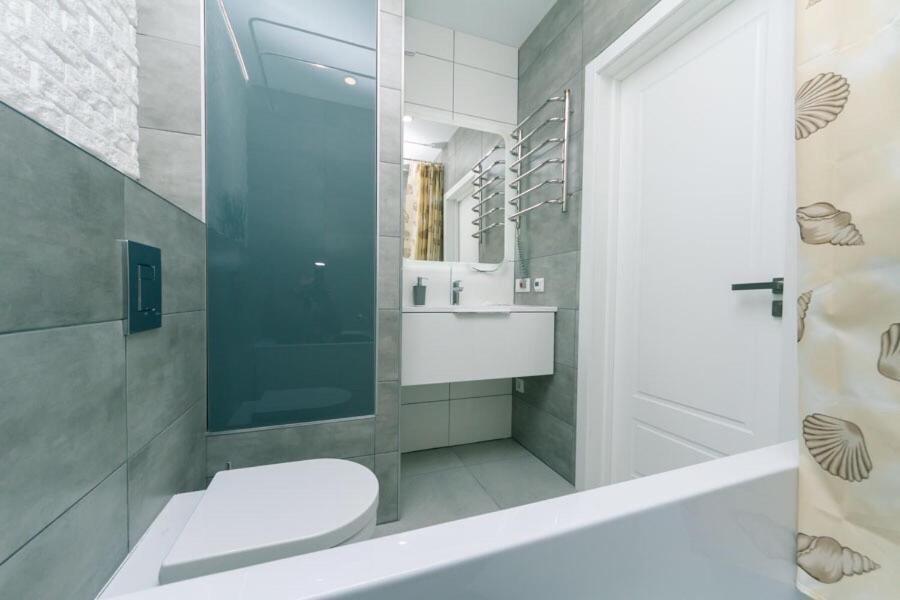 Апартаменти Метро Вирлиця Kiev Extérieur photo