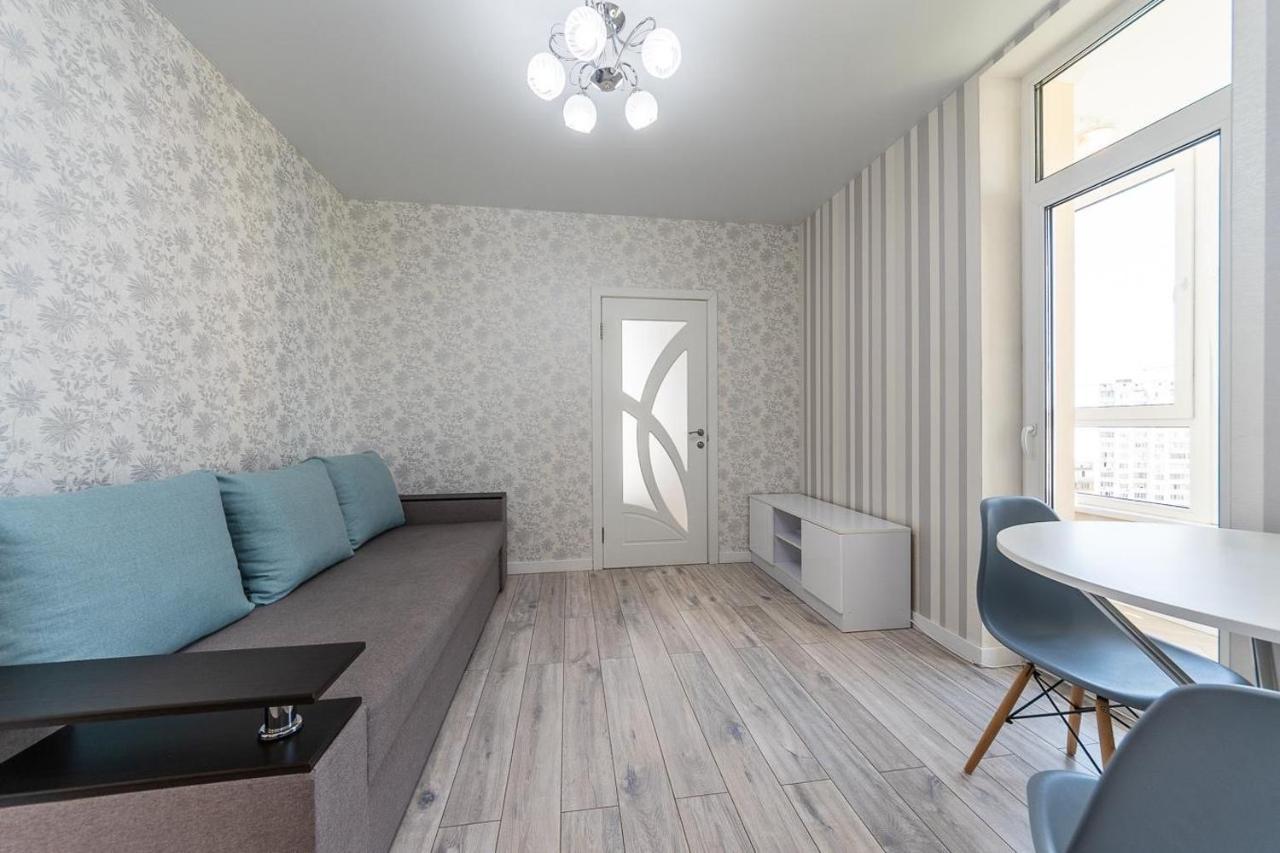 Апартаменти Метро Вирлиця Kiev Extérieur photo