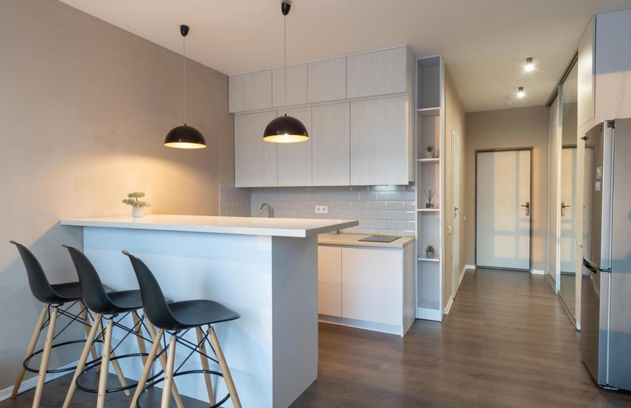Апартаменти Метро Вирлиця Kiev Extérieur photo