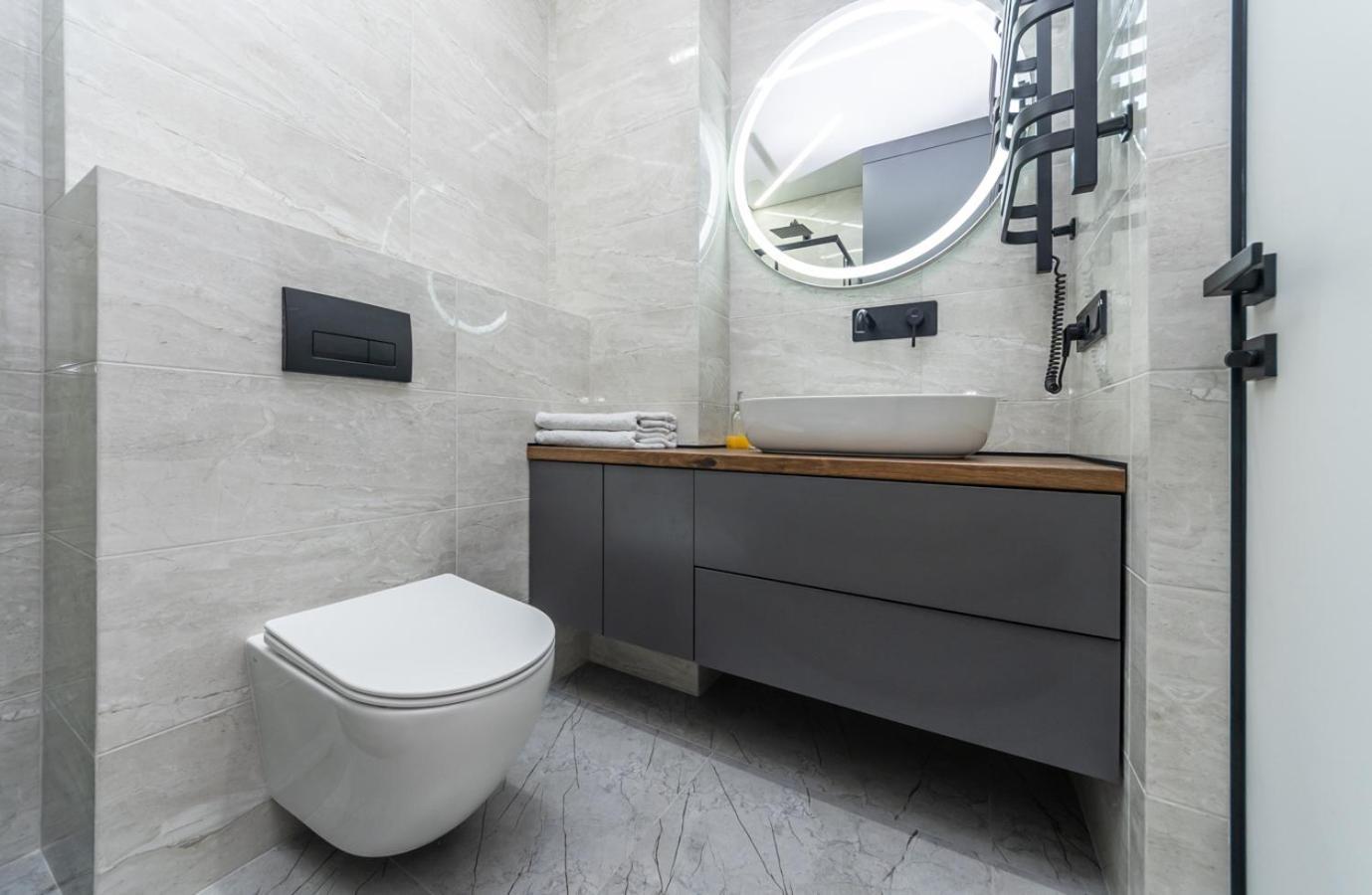 Апартаменти Метро Вирлиця Kiev Extérieur photo