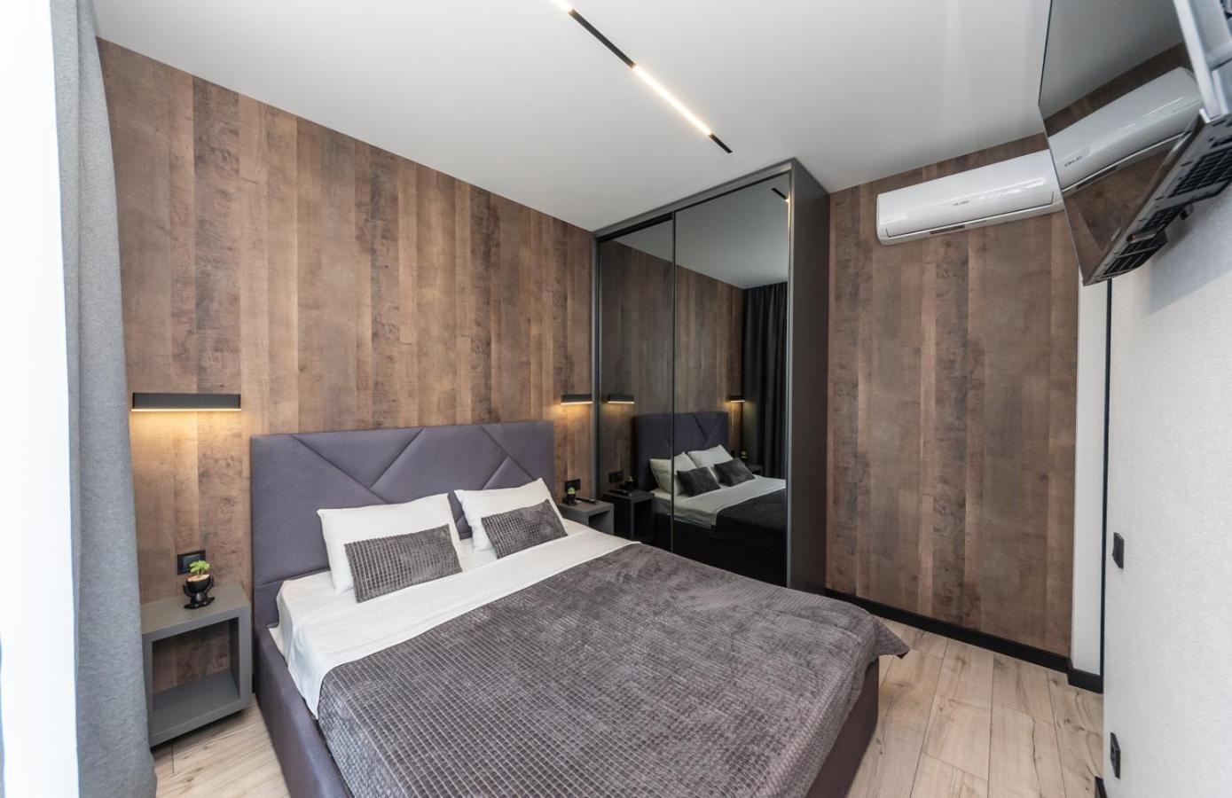Апартаменти Метро Вирлиця Kiev Extérieur photo