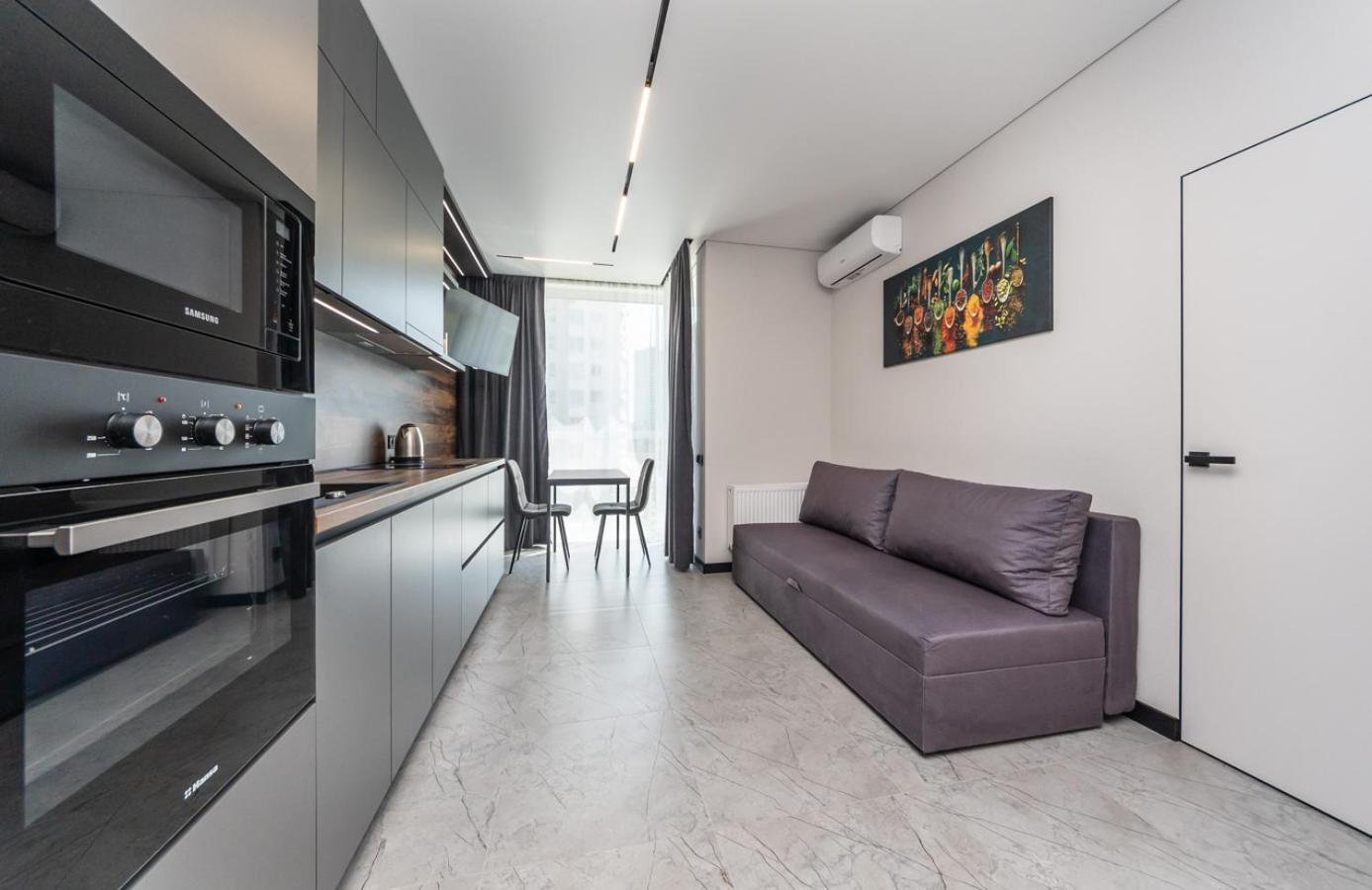 Апартаменти Метро Вирлиця Kiev Extérieur photo